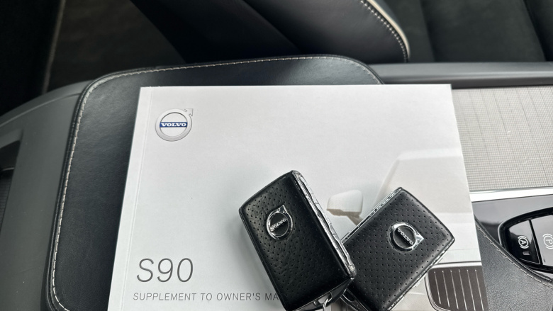 Volvo S90 2.0 D4 R DESIGN 4dr Geartronic Diesel Saloon